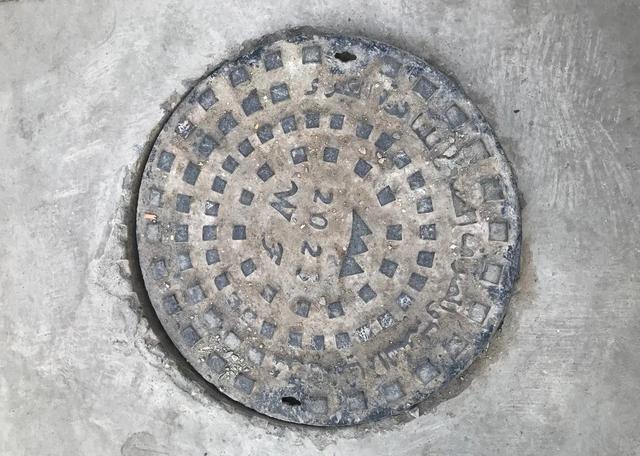 Floor texture in Orabi square, photograph 2023.